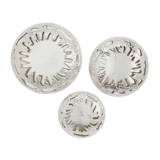 Set of 2 Silver Aluminum Contemporary Wall Decor, 21" x 21" x 4"